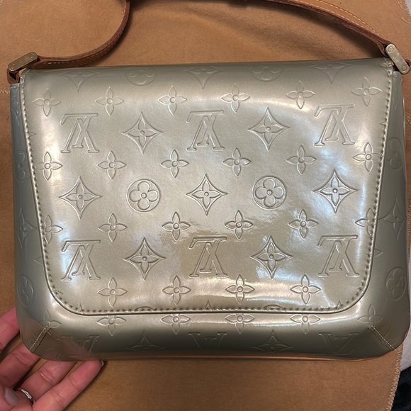 Authentic Louis Vuitton Vernis Thompson Street Shoulder Bag - Picture 2 of 7